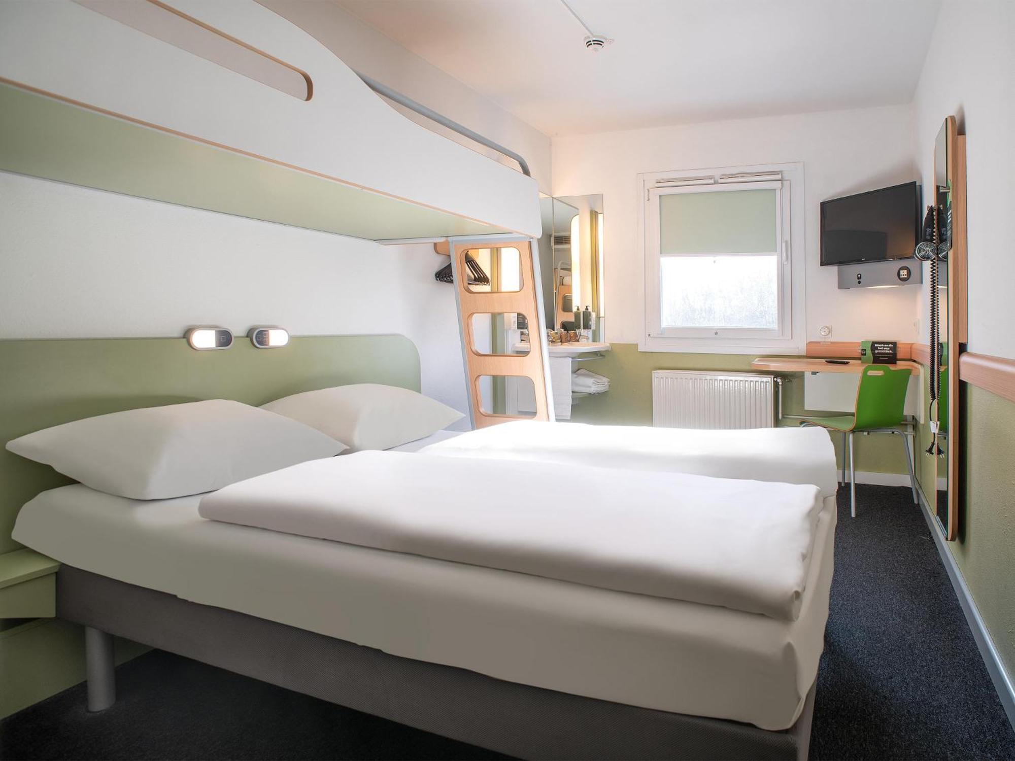 B&B Hotel Rostock-Broderstorf Экстерьер фото