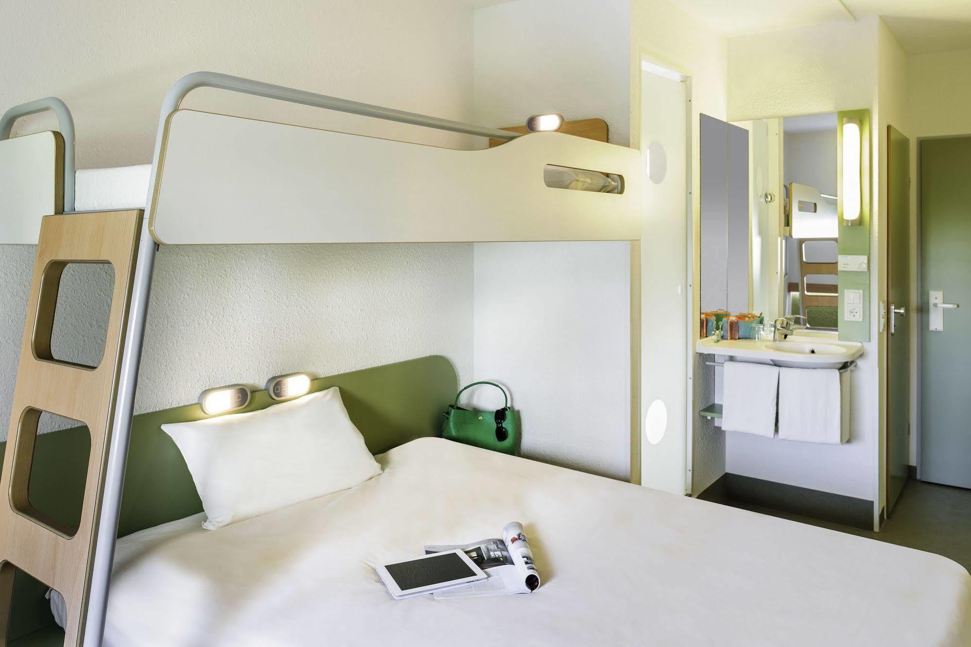B&B Hotel Rostock-Broderstorf Экстерьер фото